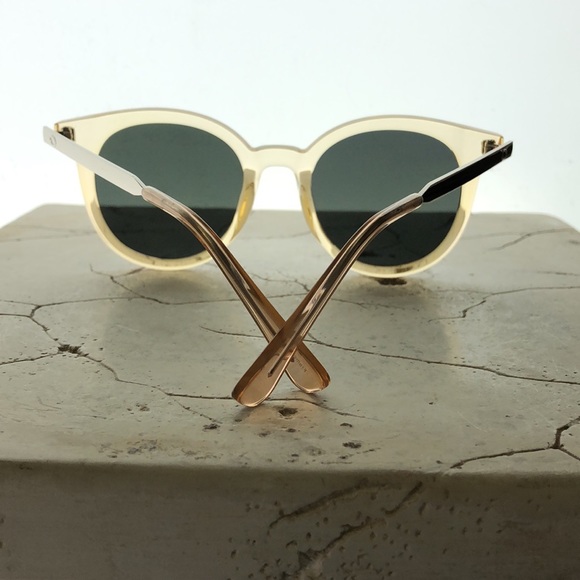 Oscar DeLa Renta Clear Yellow Frame Slim Gold Arm Blue Tint - Picture 4 of 7